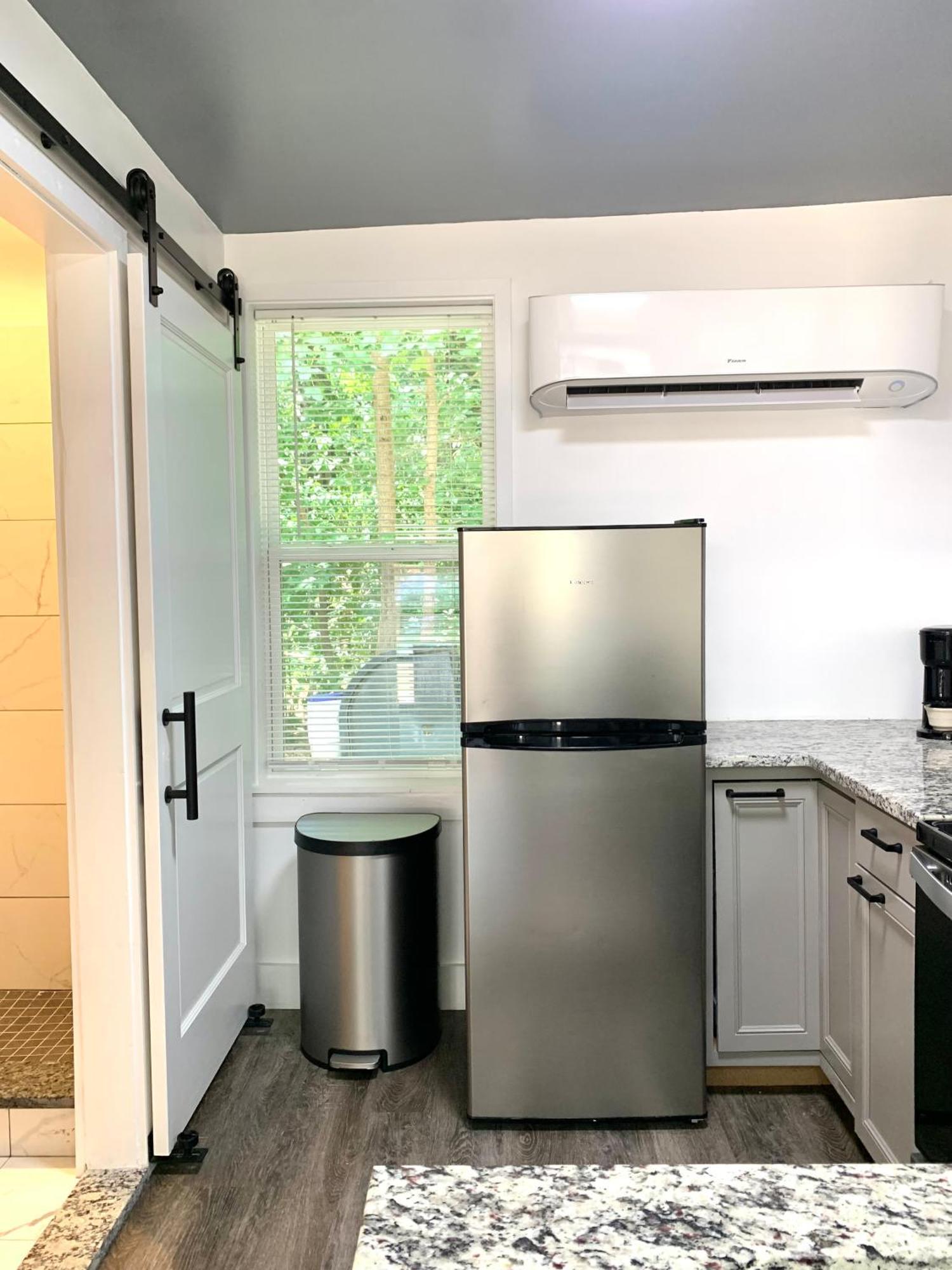 Romantic Chapel Hill Retreat For Two Hotel Екстериор снимка